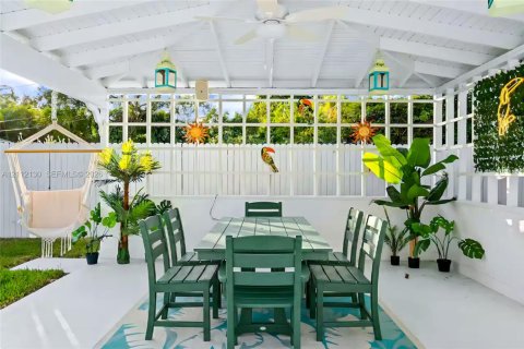 Villa ou maison à vendre à West Palm Beach, Floride: 5 chambres, 254.55 m2 № 2431289 - photo 11