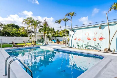 Villa ou maison à vendre à West Palm Beach, Floride: 5 chambres, 254.55 m2 № 2431289 - photo 3