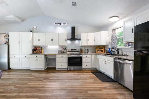 House in South Daytona, Florida 3 bedrooms, 118.17 sq.m. № 1637321 - photo 9