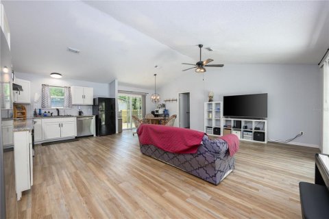 House in South Daytona, Florida 3 bedrooms, 118.17 sq.m. № 1637321 - photo 11