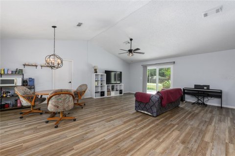 House in South Daytona, Florida 3 bedrooms, 118.17 sq.m. № 1637321 - photo 10