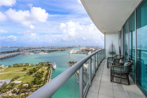 Condo in Miami, Florida, 2 bedrooms  № 1645157 - photo 2