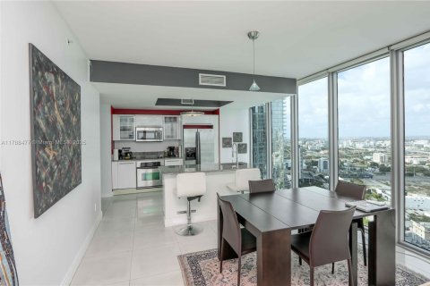 Condo in Miami, Florida, 2 bedrooms  № 1645157 - photo 6