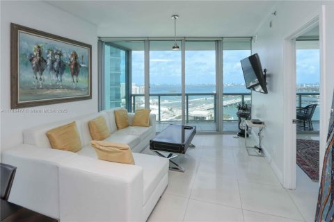 Condo in Miami, Florida, 2 bedrooms  № 1645157 - photo 13