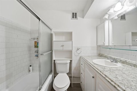 Купить кондоминиум в Сарасота, Флорида 6 комнат, 66.43м2, № 2106288 - фото 22