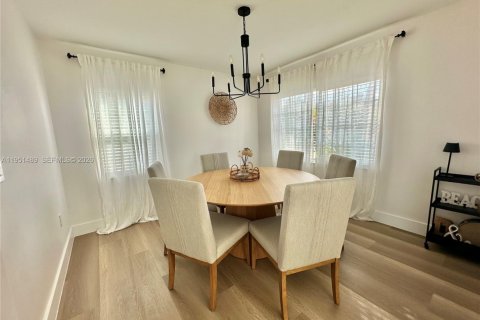 Villa ou maison à vendre à Pembroke Pines, Floride: 3 chambres, 193.61 m2 № 2333673 - photo 7