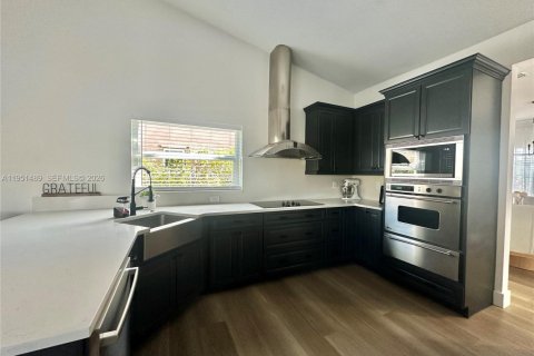 Villa ou maison à vendre à Pembroke Pines, Floride: 3 chambres, 193.61 m2 № 2333673 - photo 10