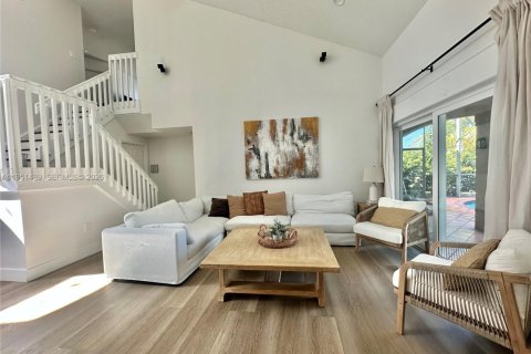 Villa ou maison à vendre à Pembroke Pines, Floride: 3 chambres, 193.61 m2 № 2333673 - photo 4