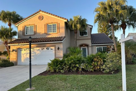 Villa ou maison à Pembroke Pines, Floride 3 chambres, 193.61 m2 № 2333673