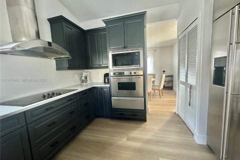 Villa ou maison à vendre à Pembroke Pines, Floride: 3 chambres, 193.61 m2 № 2333673 - photo 12