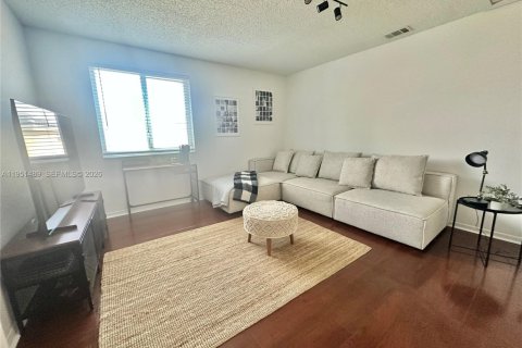 Villa ou maison à vendre à Pembroke Pines, Floride: 3 chambres, 193.61 m2 № 2333673 - photo 20