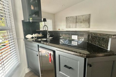 Villa ou maison à vendre à Pembroke Pines, Floride: 3 chambres, 193.61 m2 № 2333673 - photo 15
