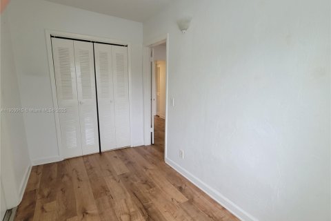 House in Miami, Florida 3 bedrooms, 77.2 sq.m. № 1965258 - photo 19