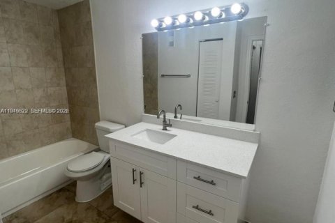 Купить кондоминиум в Маргит, Флорида 1 спальня, 66.15м2, № 2088894 - фото 5