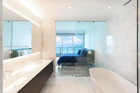 Condo in Miami Beach, Florida, 3 bedrooms  № 2002768 - photo 9
