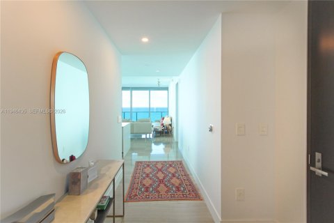 Condo in Miami Beach, Florida, 3 bedrooms  № 2002768 - photo 12