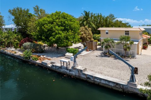 Casa en venta en Big Pine Key, Florida, 4 dormitorios, 201.23 m2 № 1975525 - foto 3