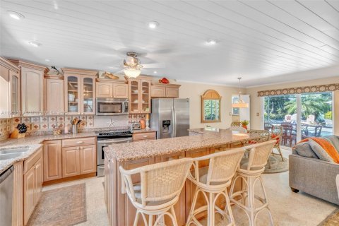 Casa en venta en Big Pine Key, Florida, 4 dormitorios, 201.23 m2 № 1975525 - foto 16