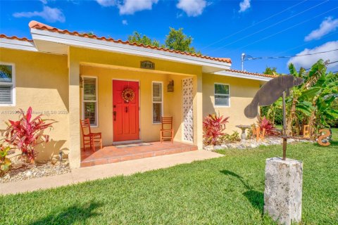 Casa en venta en Big Pine Key, Florida, 4 dormitorios, 201.23 m2 № 1975525 - foto 11