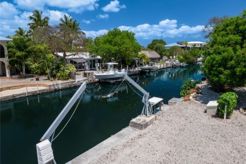 Casa en venta en Big Pine Key, Florida, 4 dormitorios, 201.23 m2 № 1975525 - foto 7
