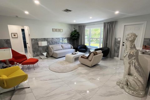 Villa ou maison à vendre à Wilton Manors, Floride: 2 chambres, 102.56 m2 № 2390563 - photo 2