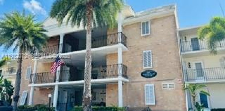 Condo in Hallandale Beach, Florida, 1 bedroom  № 1990585