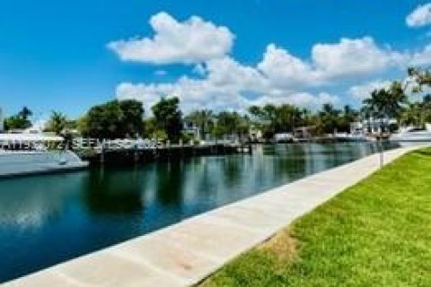 Condo in Hallandale Beach, Florida, 1 bedroom  № 1990585 - photo 16