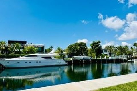 Condo in Hallandale Beach, Florida, 1 bedroom  № 1990585 - photo 14