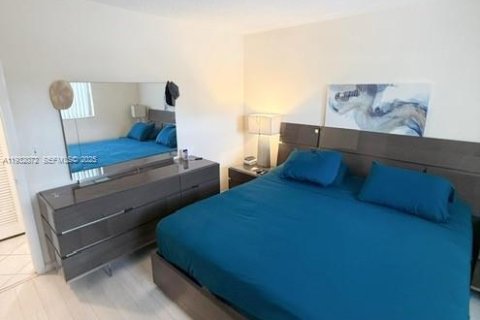 Condo in Hallandale Beach, Florida, 1 bedroom  № 1990585 - photo 6