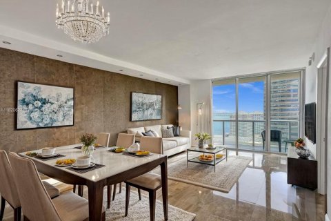Condominio en venta en Miami, Florida, 1 dormitorio, 88.54 m2 № 1798876 - foto 11