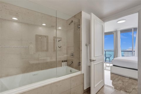 Condominio en venta en Miami, Florida, 1 dormitorio, 88.54 m2 № 1798876 - foto 18