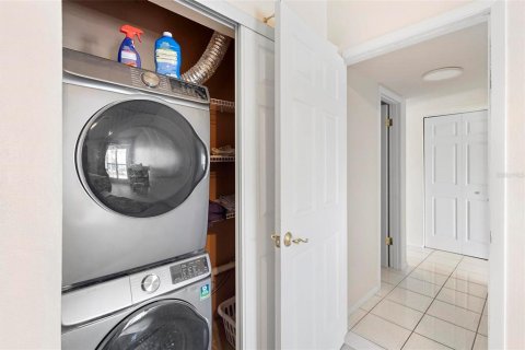 Condo in Altamonte Springs, Florida, 2 bedrooms № 2113695 - photo 23
