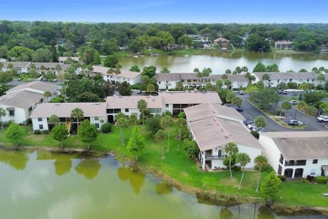 Condo in Altamonte Springs, Florida, 2 bedrooms № 2113695 - photo 30