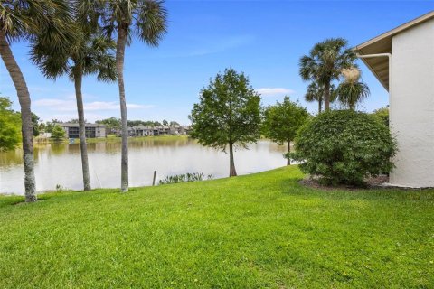 Condo in Altamonte Springs, Florida, 2 bedrooms № 2113695 - photo 27