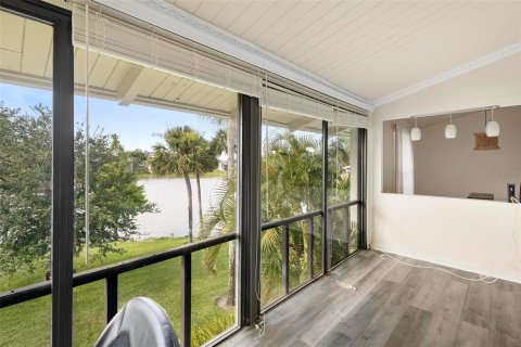 Condo in Altamonte Springs, Florida, 2 bedrooms № 2113695 - photo 9