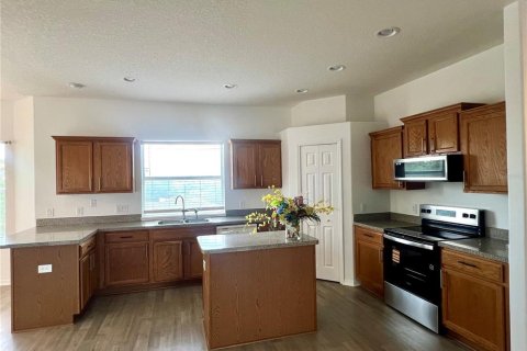 Villa ou maison à louer à Deltona, Floride: 3 chambres, 136.38 m2 № 2166668 - photo 2