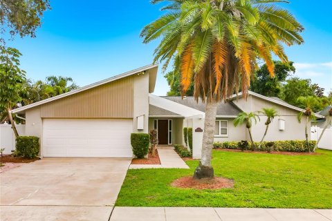 House in Clearwater, Florida 3 bedrooms, 178.56 sq.m. № 2321580