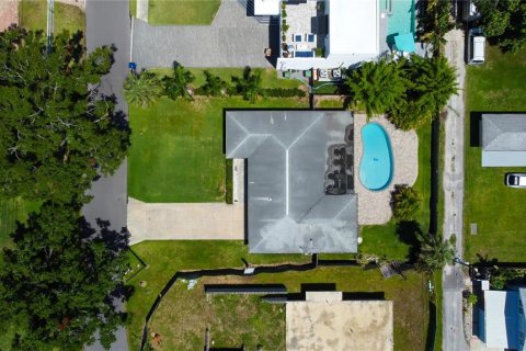 House in Tampa, Florida 4 bedrooms, 176.98 sq.m. № 1795798 - photo 19