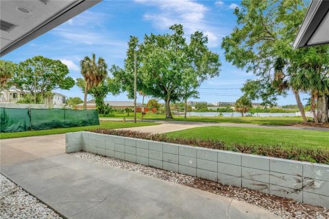 House in Tampa, Florida 4 bedrooms, 176.98 sq.m. № 1795798 - photo 9