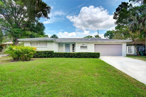 House in Tampa, Florida 4 bedrooms, 176.98 sq.m. № 1795798 - photo 5