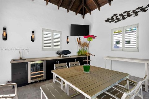 Villa ou maison à vendre à Miami, Floride: 3 chambres, 277.96 m2 № 2005068 - photo 29
