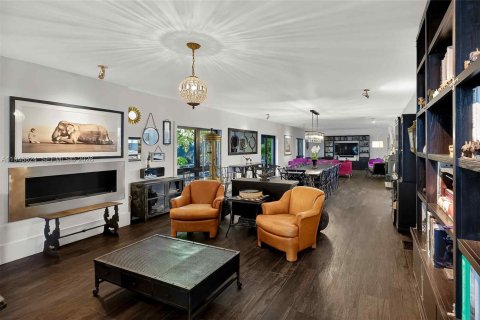 Villa ou maison à vendre à Miami, Floride: 3 chambres, 277.96 m2 № 2005068 - photo 4
