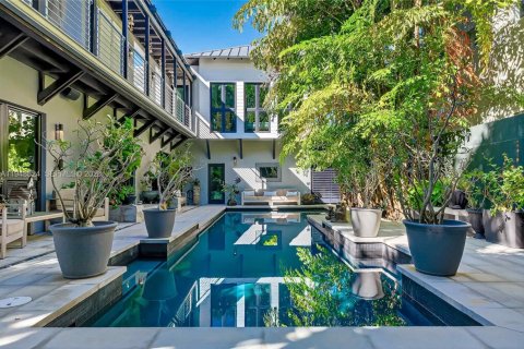 Villa ou maison à vendre à Miami, Floride: 3 chambres, 277.96 m2 № 2005068 - photo 2