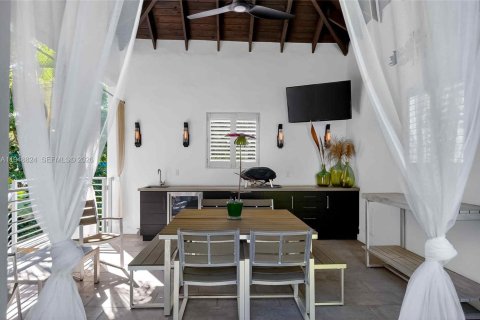 Villa ou maison à vendre à Miami, Floride: 3 chambres, 277.96 m2 № 2005068 - photo 25