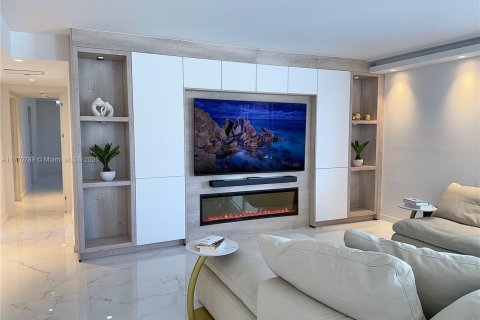 Condominio en venta en Aventura, Florida, 2 dormitorios, 169.55 m2 № 1735659 - foto 4