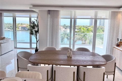 Condominio en venta en Aventura, Florida, 2 dormitorios, 169.55 m2 № 1735659 - foto 1