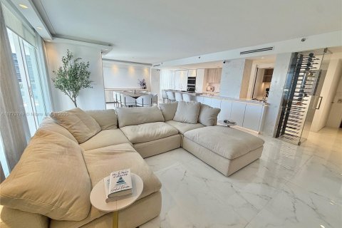 Condominio en venta en Aventura, Florida, 2 dormitorios, 169.55 m2 № 1735659 - foto 13
