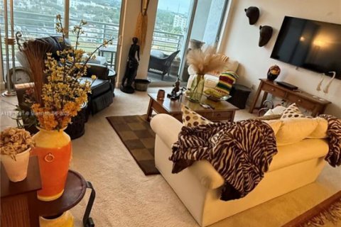 Condominio en venta en Hollywood, Florida, 2 dormitorios, 108.14 m2 № 1973970 - foto 1
