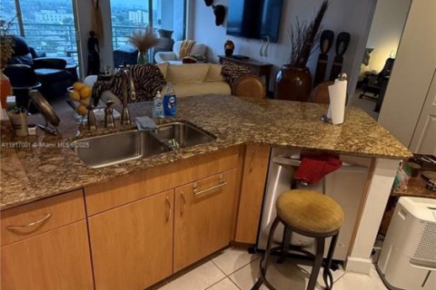 Condominio en venta en Hollywood, Florida, 2 dormitorios, 108.14 m2 № 1973970 - foto 7