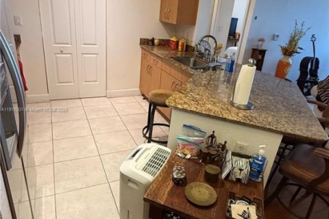 Condominio en venta en Hollywood, Florida, 2 dormitorios, 108.14 m2 № 1973970 - foto 2